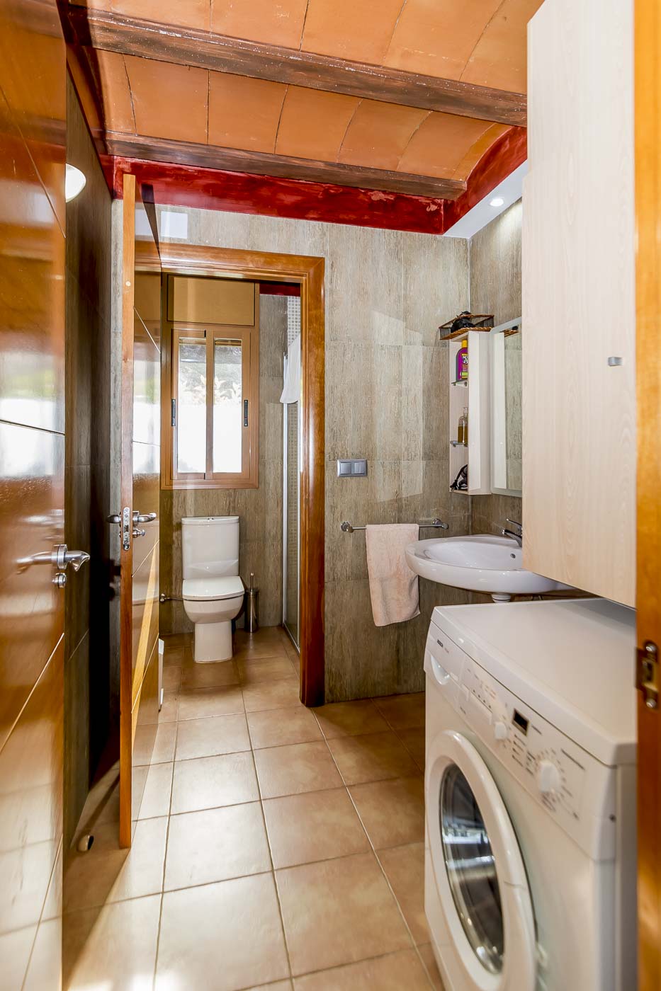 Cuarto de baño en planta baja